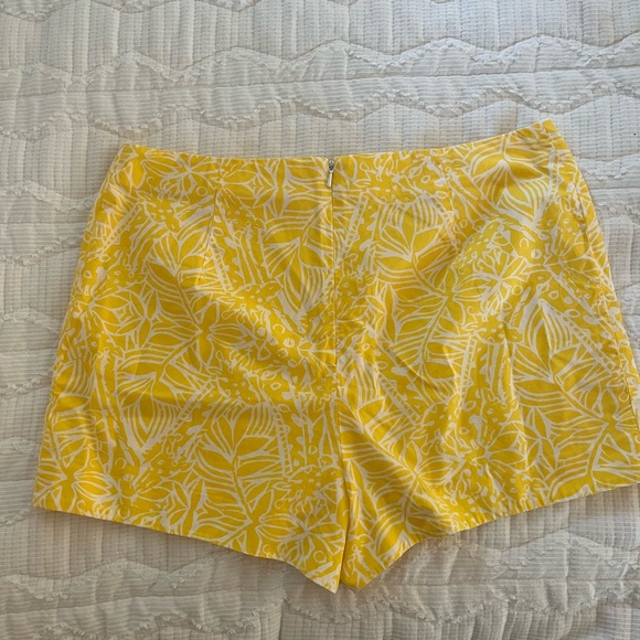 Lilly Pulitzer Yellow and White Shift Romper with Shorts - Picture 5 of 6